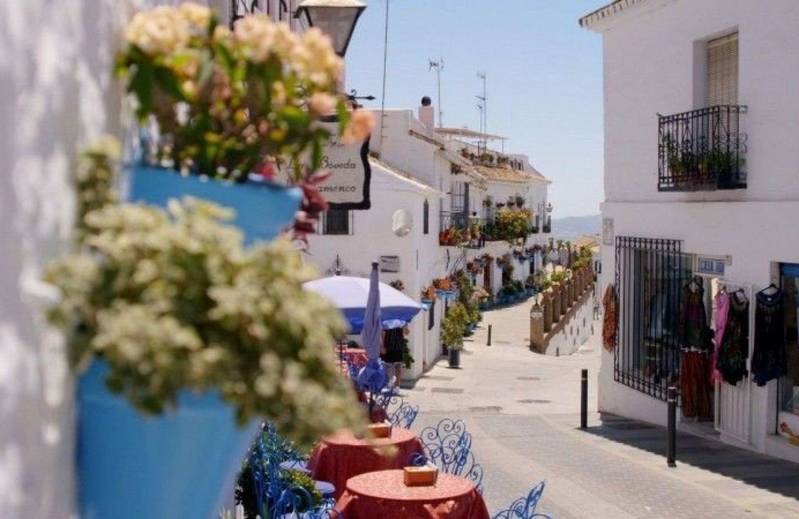 El casco antiguo de Marbella y el puerto deportivo de Puerto Banús