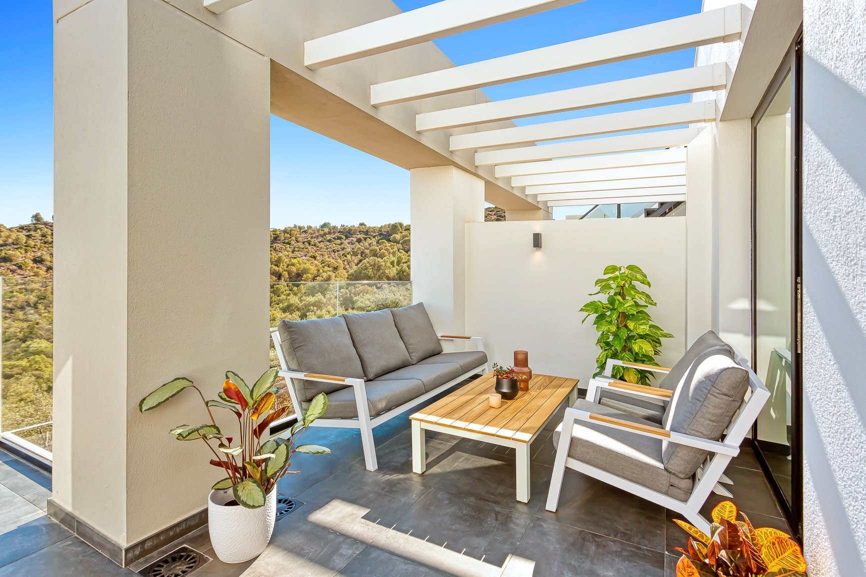 Terrace 1 6370bd72bb7f1