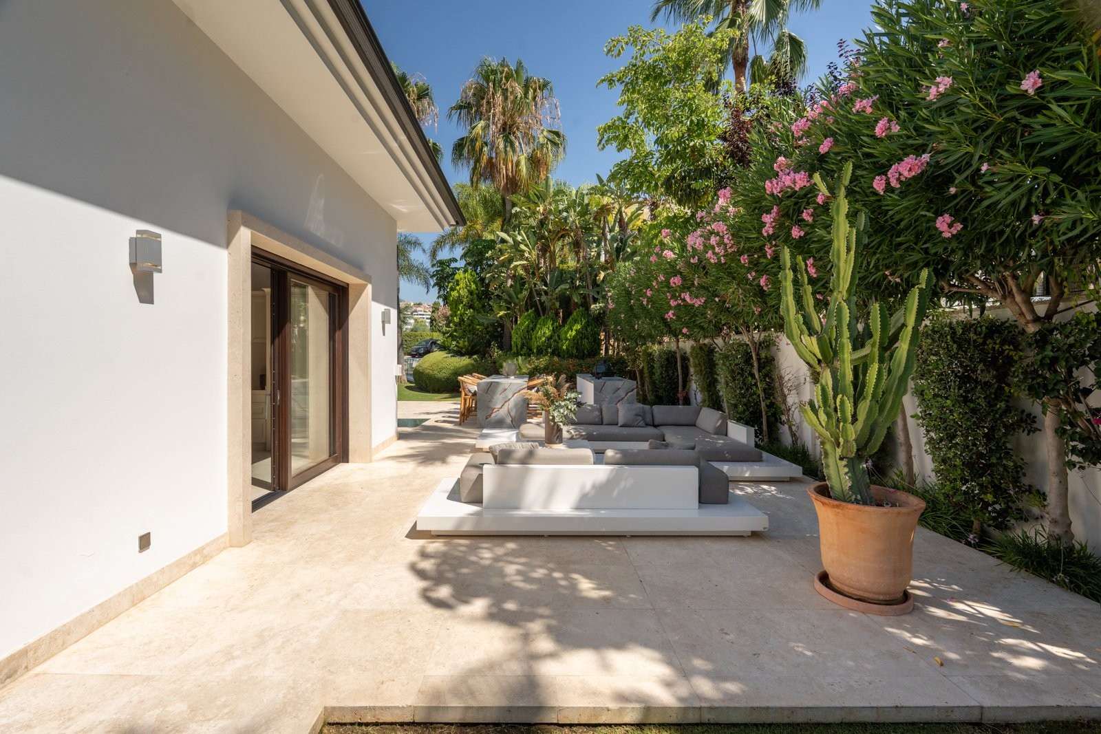 Villa maria nueva andalucia marbella 38